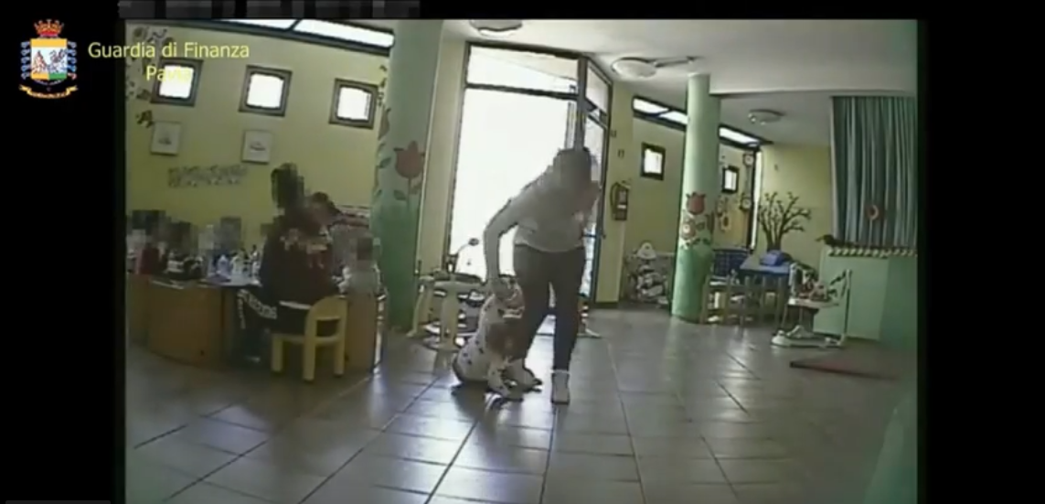 Maltrattamenti al nido: due maestre violente ai domiciliari – VIDEO