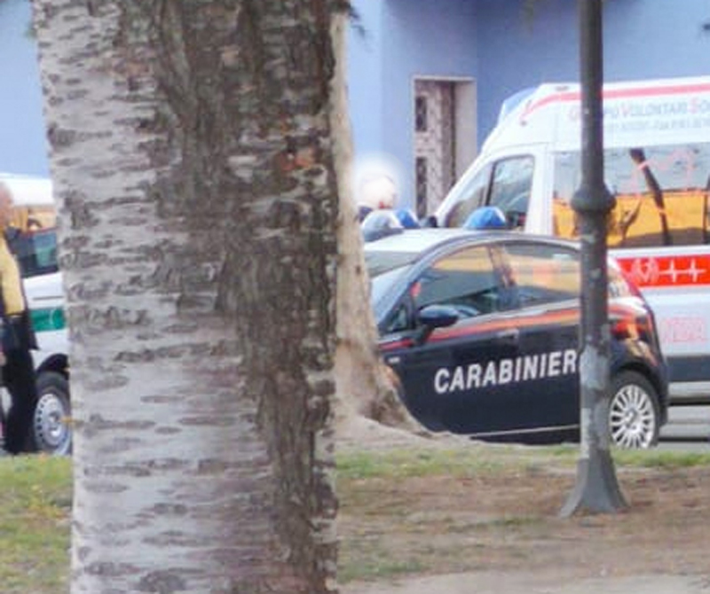 Momenti di tensione per un rissa al parco