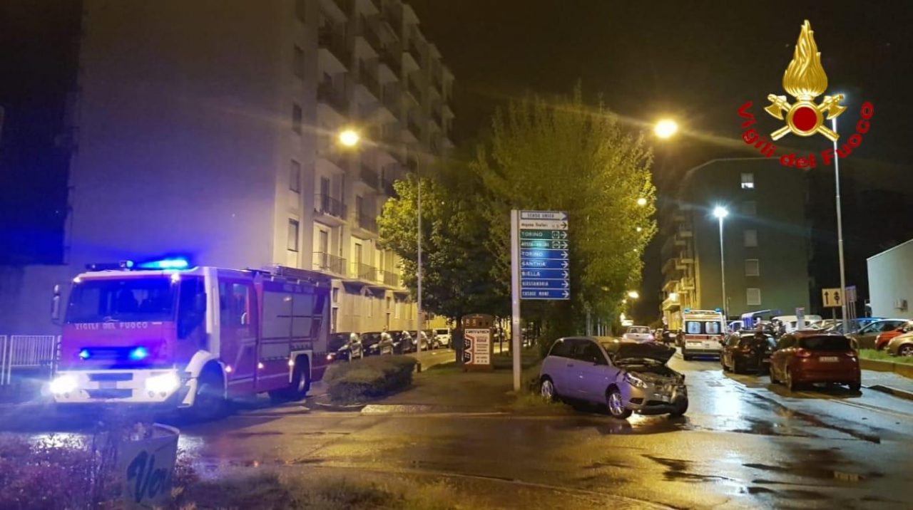 Incidente a Vercelli due donne all’ospedale