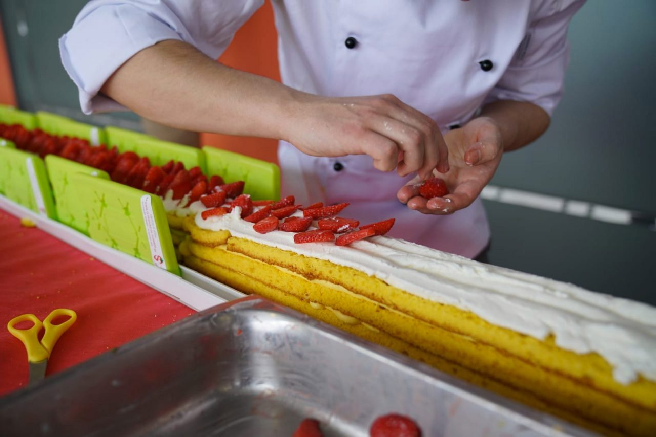 La torta di fragole più lunga del mondo è a San Mauro