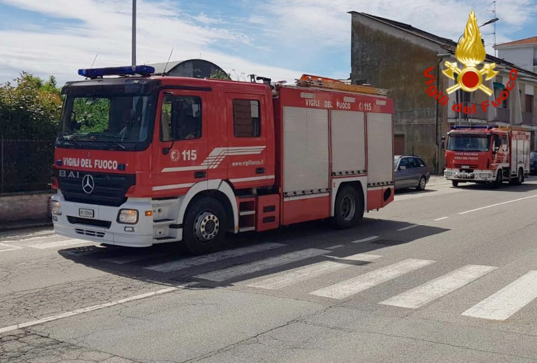Tragedia a Santhià: uomo trovato morto in casa