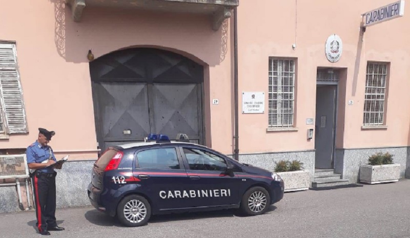 Deruba anziano col trucco del bicchiere d’acqua