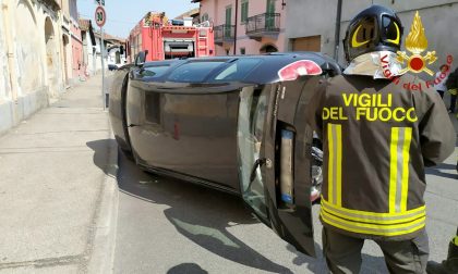 Livorno Ferraris: schianto tra due auto