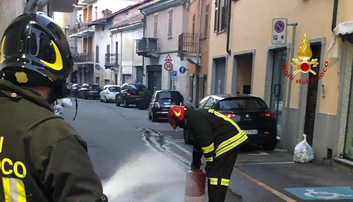 Bombole Gpl pericolose rimosse a Santhià