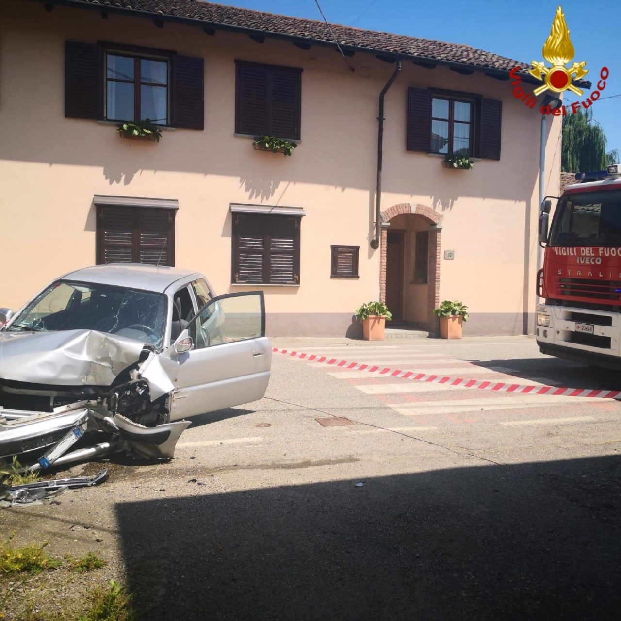 Un ferito nello schianto di questa mattina