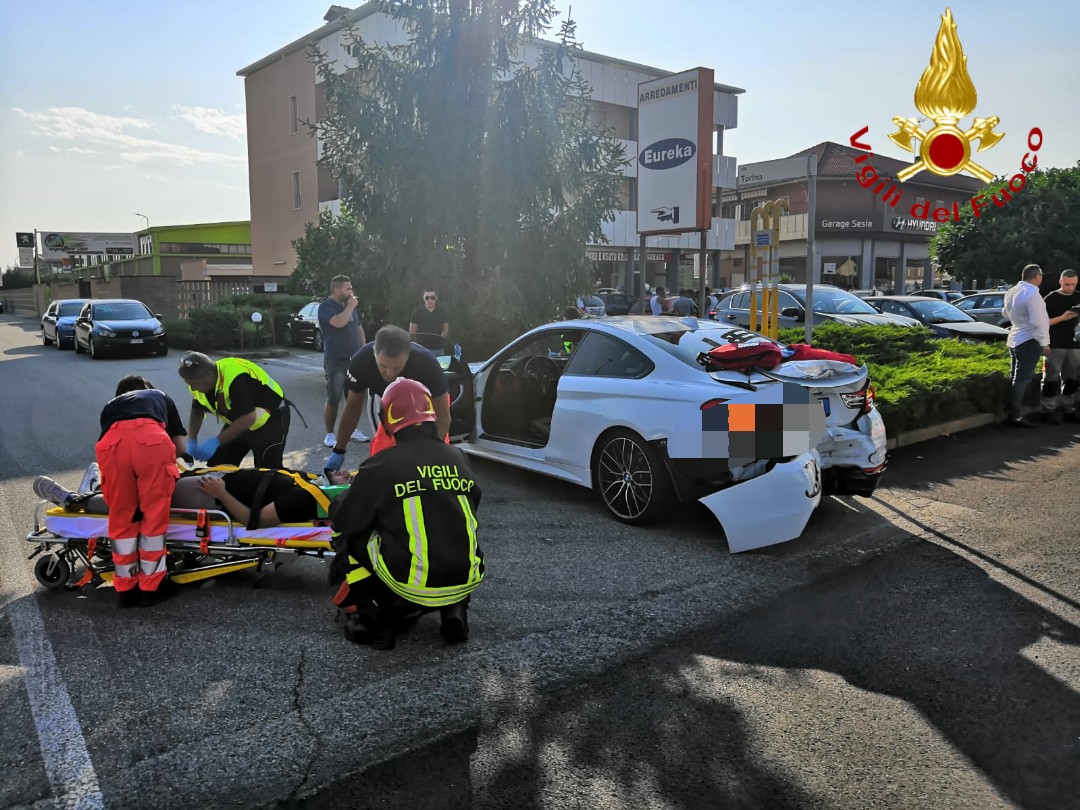Due feriti in incidente a Caresanablot