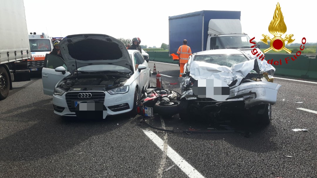 Schianto mortale in autostrada: le foto