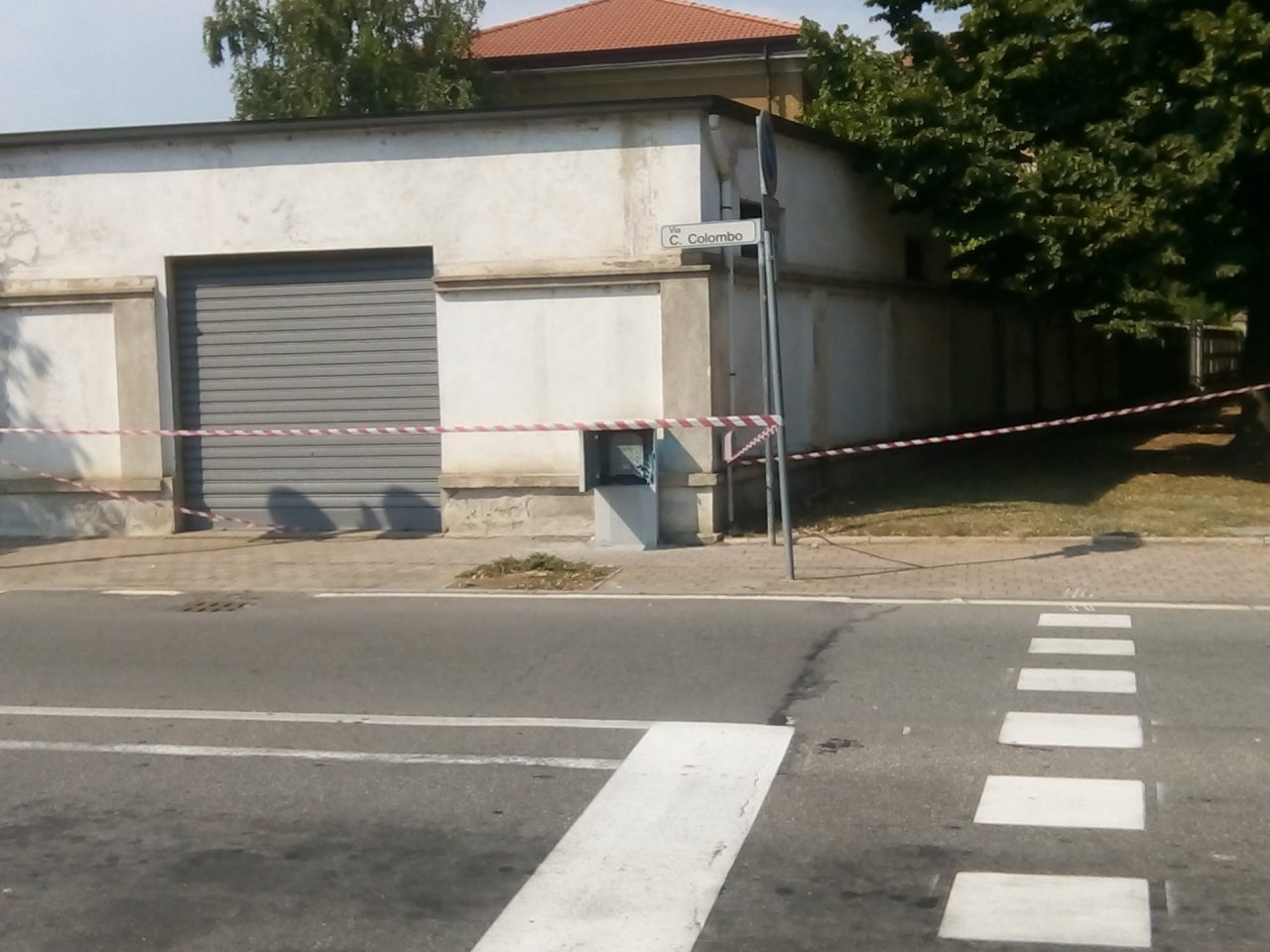 Santhià: cabina Enel prende fuoco