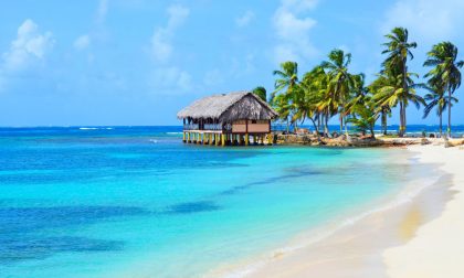 Mandateci i selfie delle vacanze: Whatsapp 331-8007965