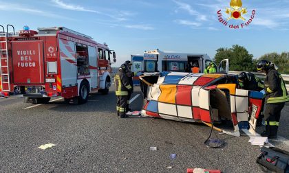 Schianto sull'autostrada A26: tre feriti