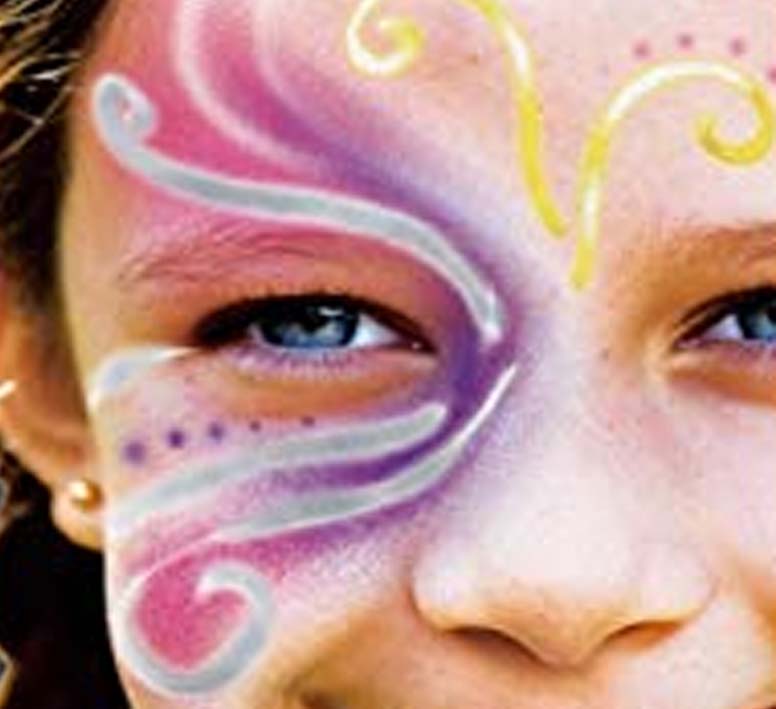 FILA richiama due set di colori cosmetici