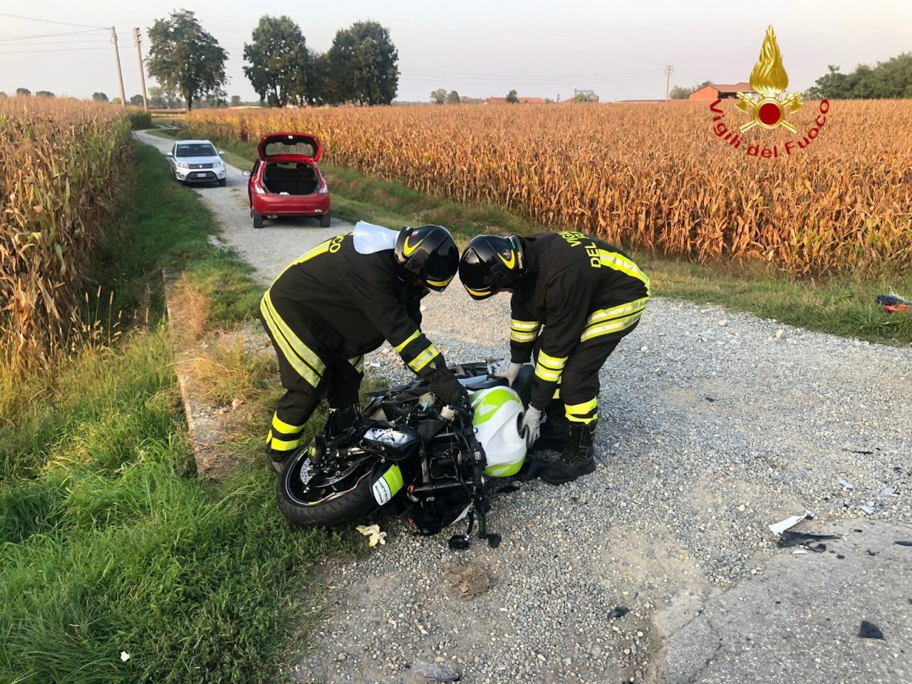 Scontro auto e moto: centauro in codice rosso