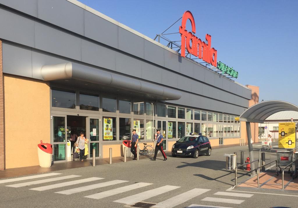 Rubavano al Famila di Santhia: denunciati in due