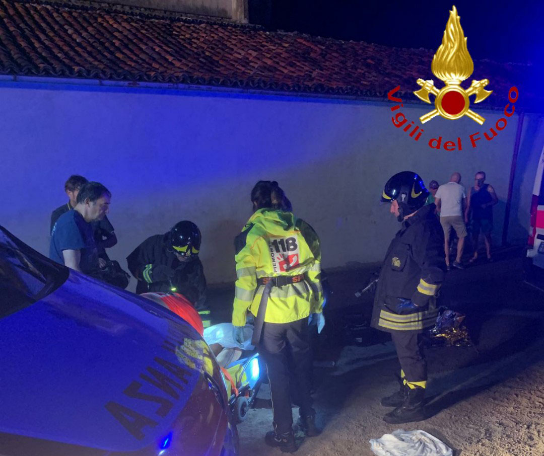 Ragazzo cade con la bici e s’infila il manubrio in una coscia
