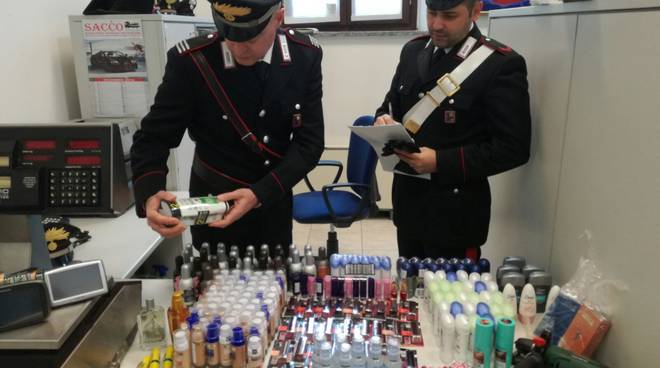 Truffa dei cosmetici: cerca di far pagare la fornitura a una parente