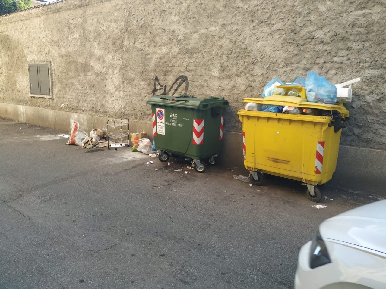 “Sono stati bravi a ripulire le case popolari: ora intervengano in via Laviny”