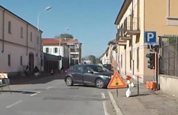 Via Donato: nel cantiere ora arriva il semaforo