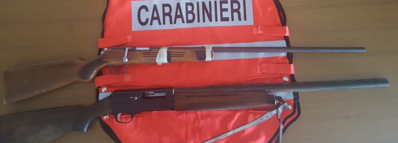 Minaccia inquilino con il coltello: denunciato