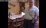 Il tenore entra nel ristorante e sorprende tutti VIDEO VIRALE