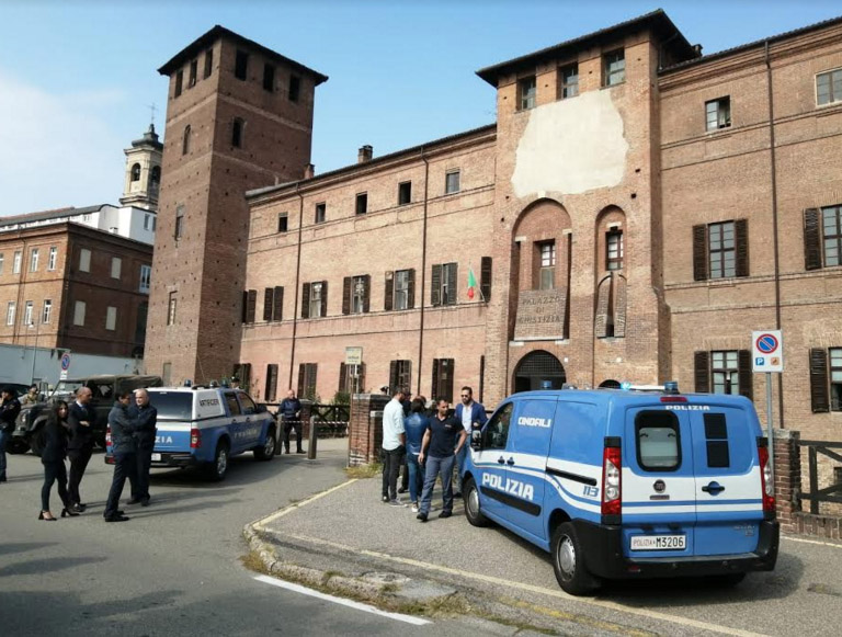 Cinque condanne per le larve su anziani in Rsa a Borgo d’Ale