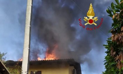 Incendio tetto: intervento a Verrua dei Vigili del Fuoco di Livorno Ferraris