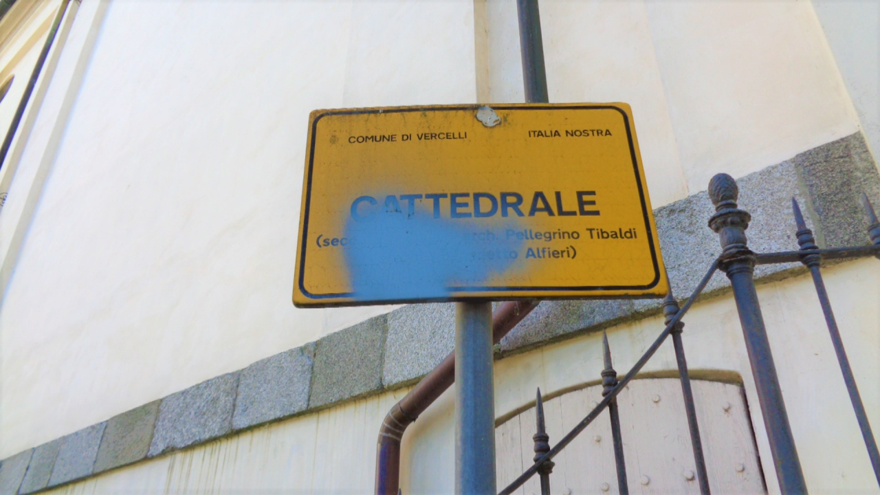 Cartelli danneggiati: quando la cultura infastidisce gli incivili