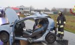 Auto distrutta e donna incastrata in incidente sulla provinciale 590