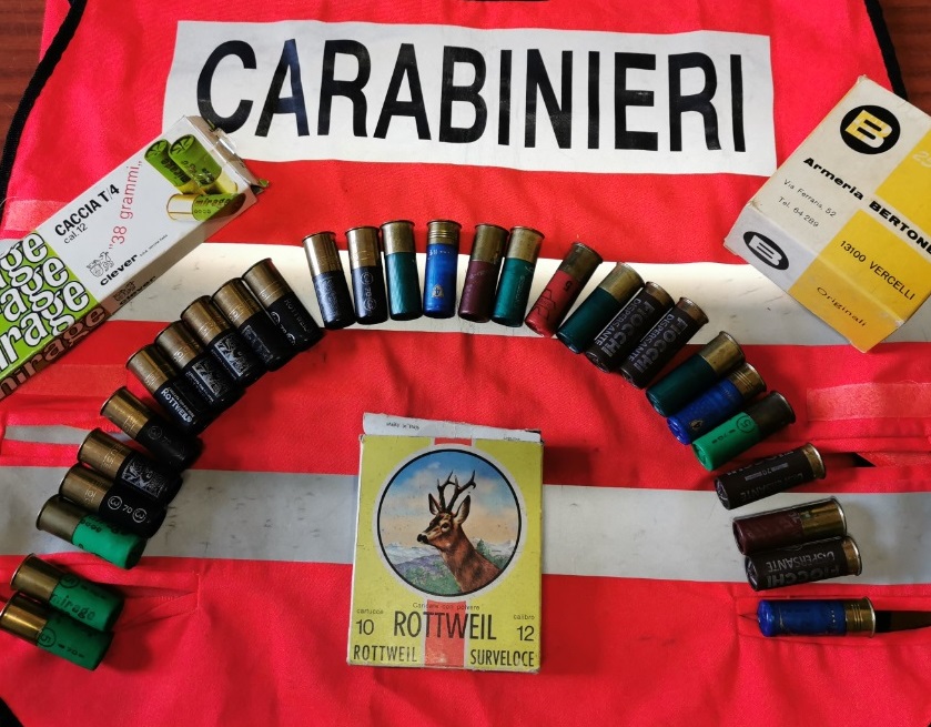 Deteneva munizioni abusive: deferito dai Carabinieri