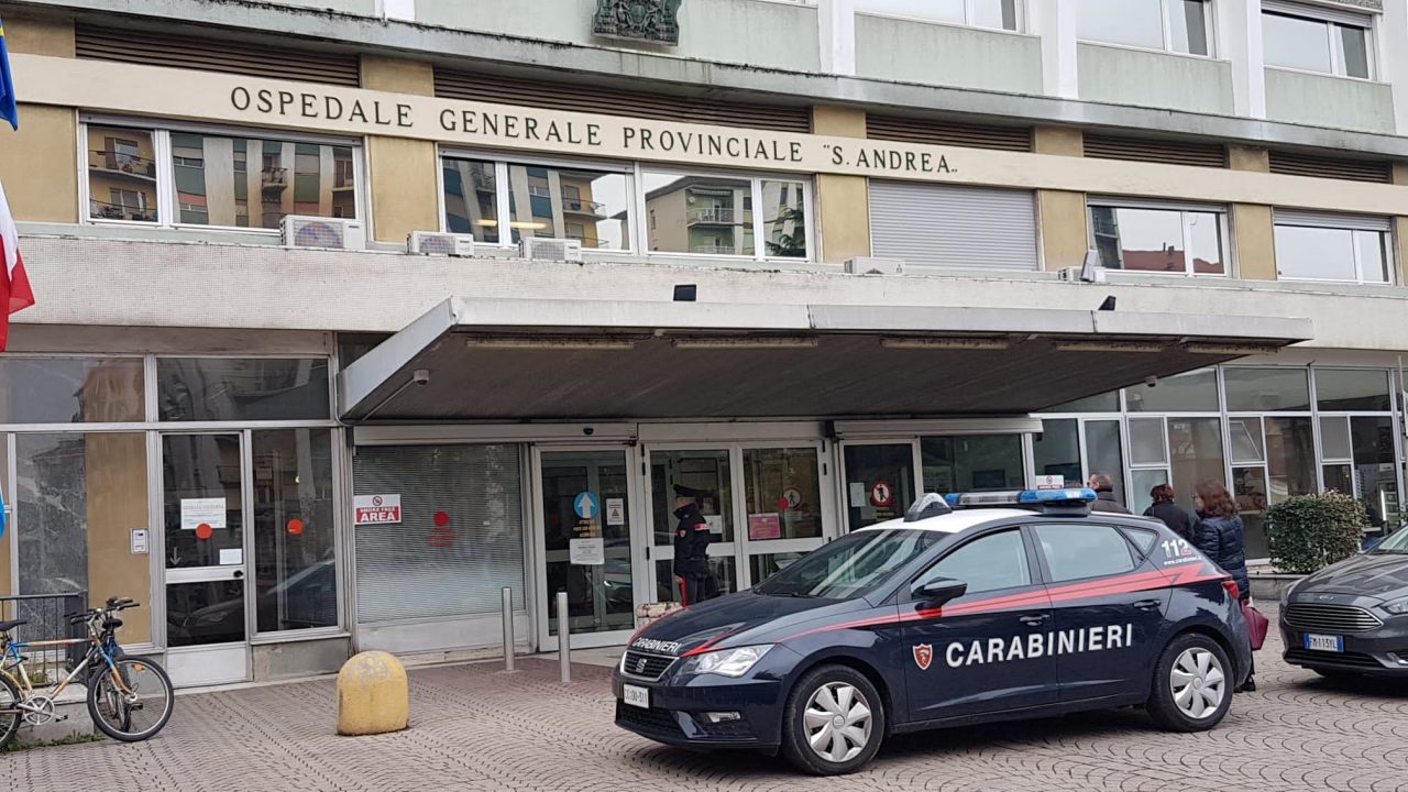Furia scatenata al pronto soccorso: 38enne aggredisce pure i carabinieri