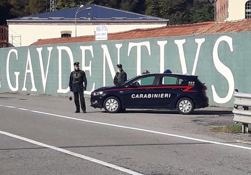 Furto di cosmetici al supermercato: due donne denunciate