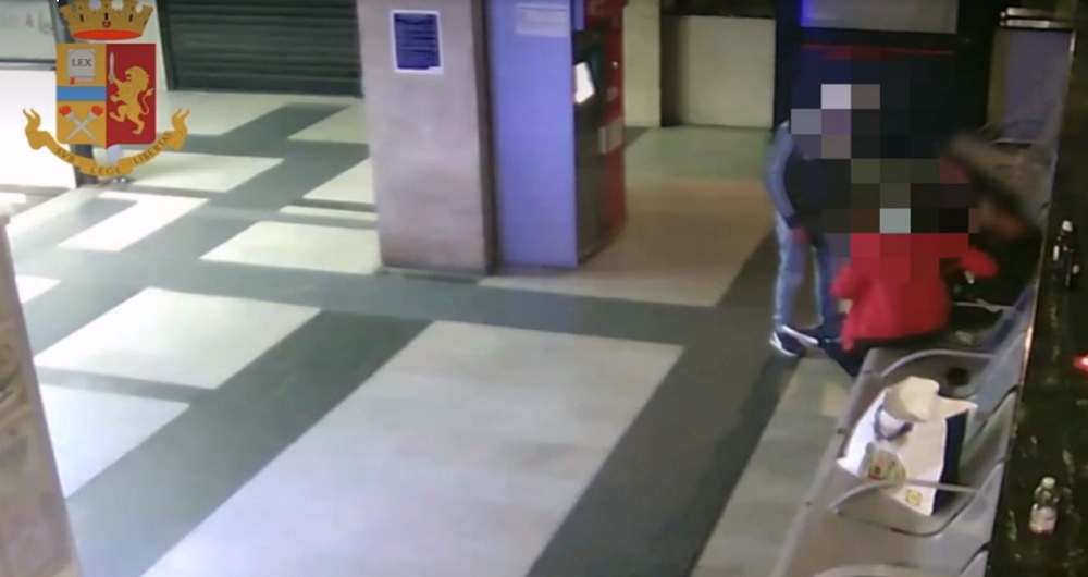 Rapina in stazione a Chivasso – Il video