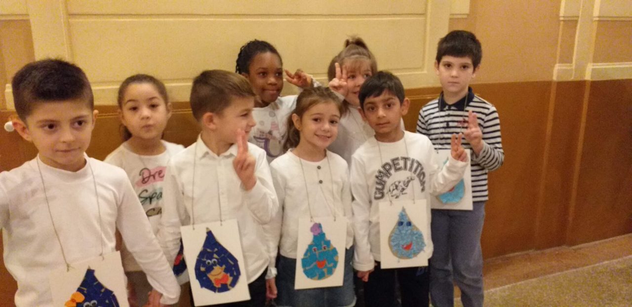 Diritti dei bambini: la primaria Rosa Stampa celebra l’acqua