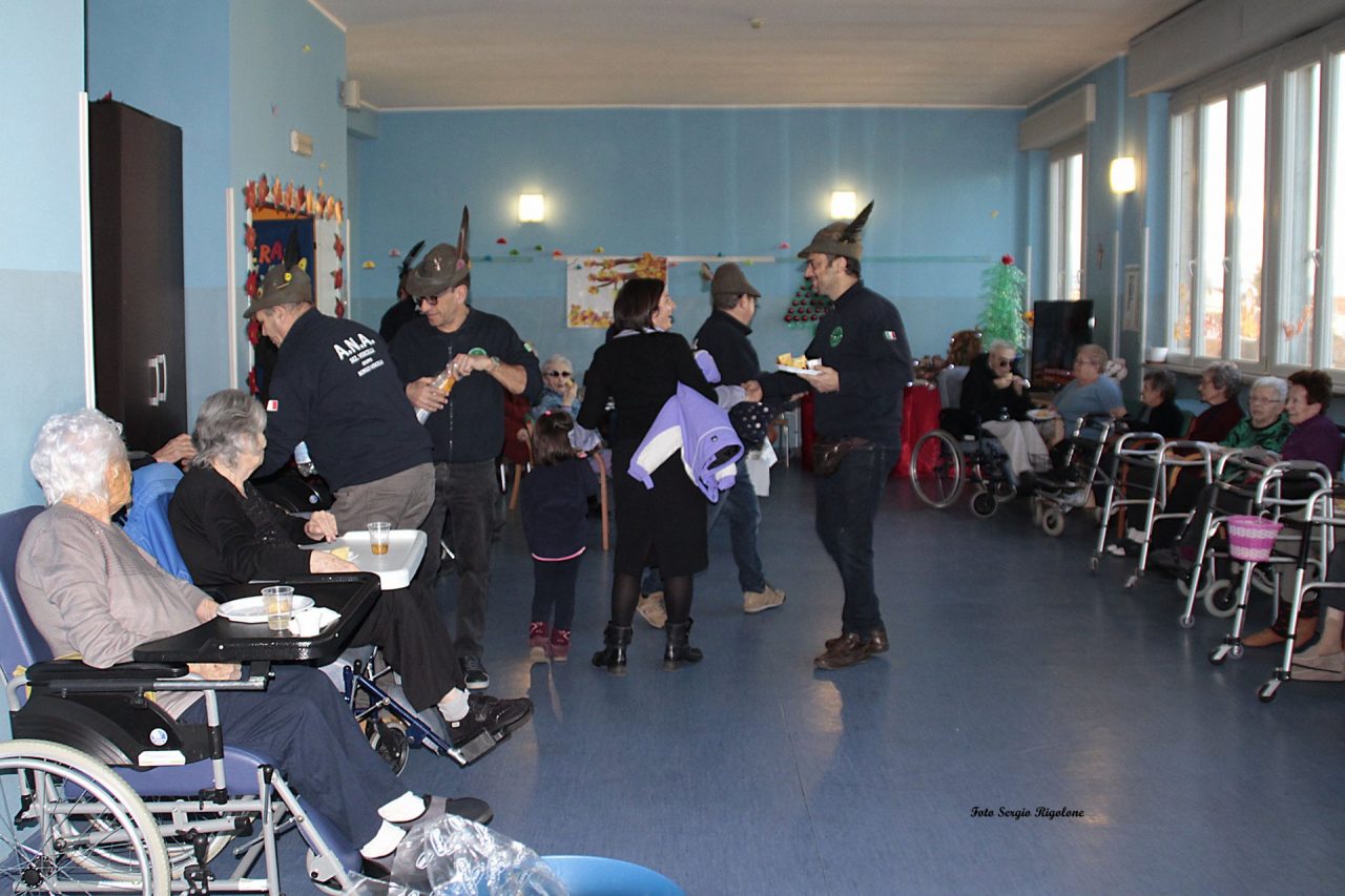 Vigilia con gli Alpini alla Casa di Riposo di Borgo Vercelli