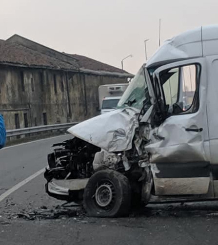 Cascine Strà incidente: due conducenti feriti