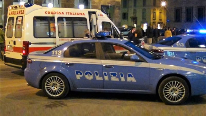 Novara: 60enne si spara in casa