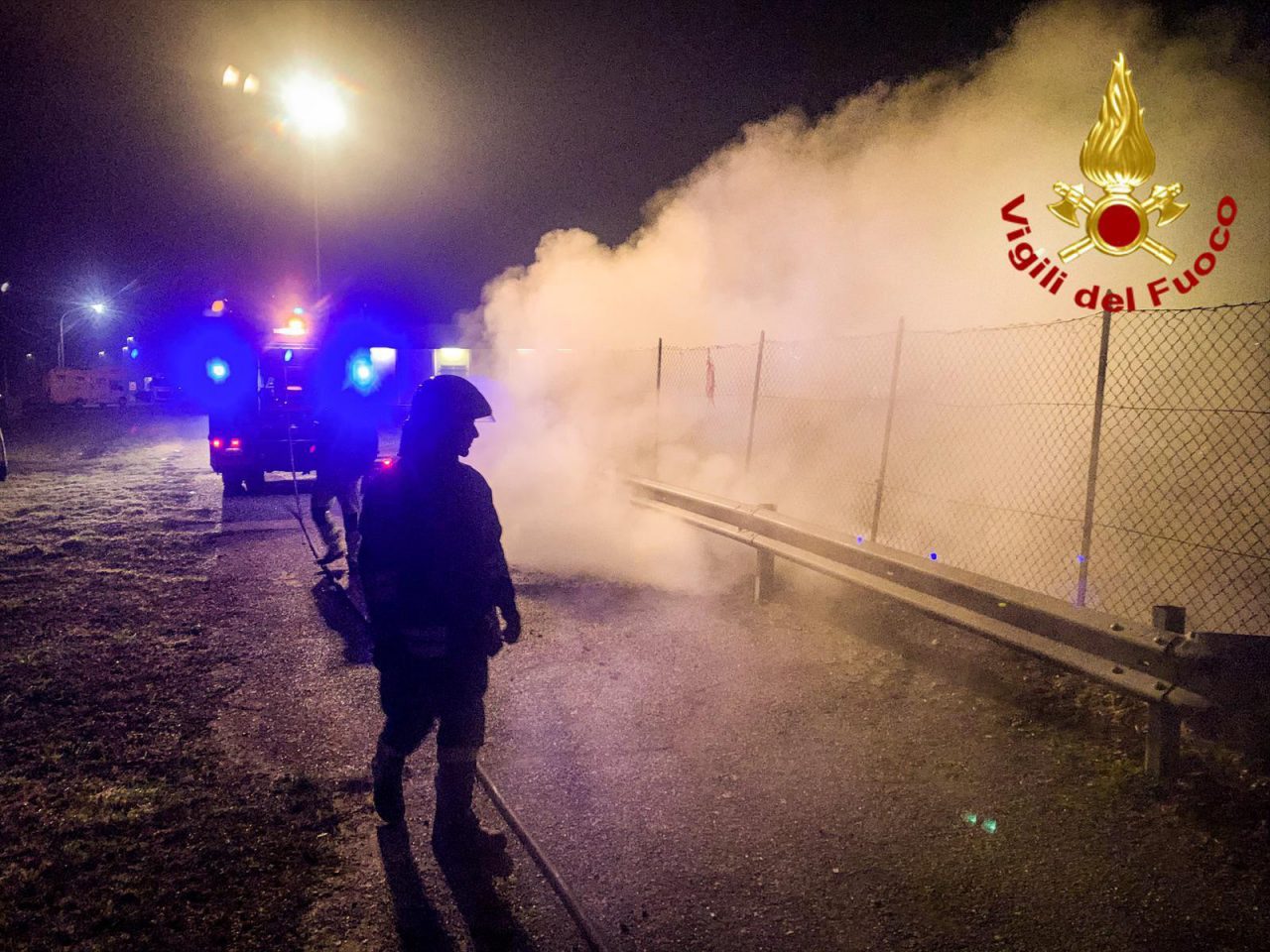 Cigliano: incendio cassonetti sull’A4