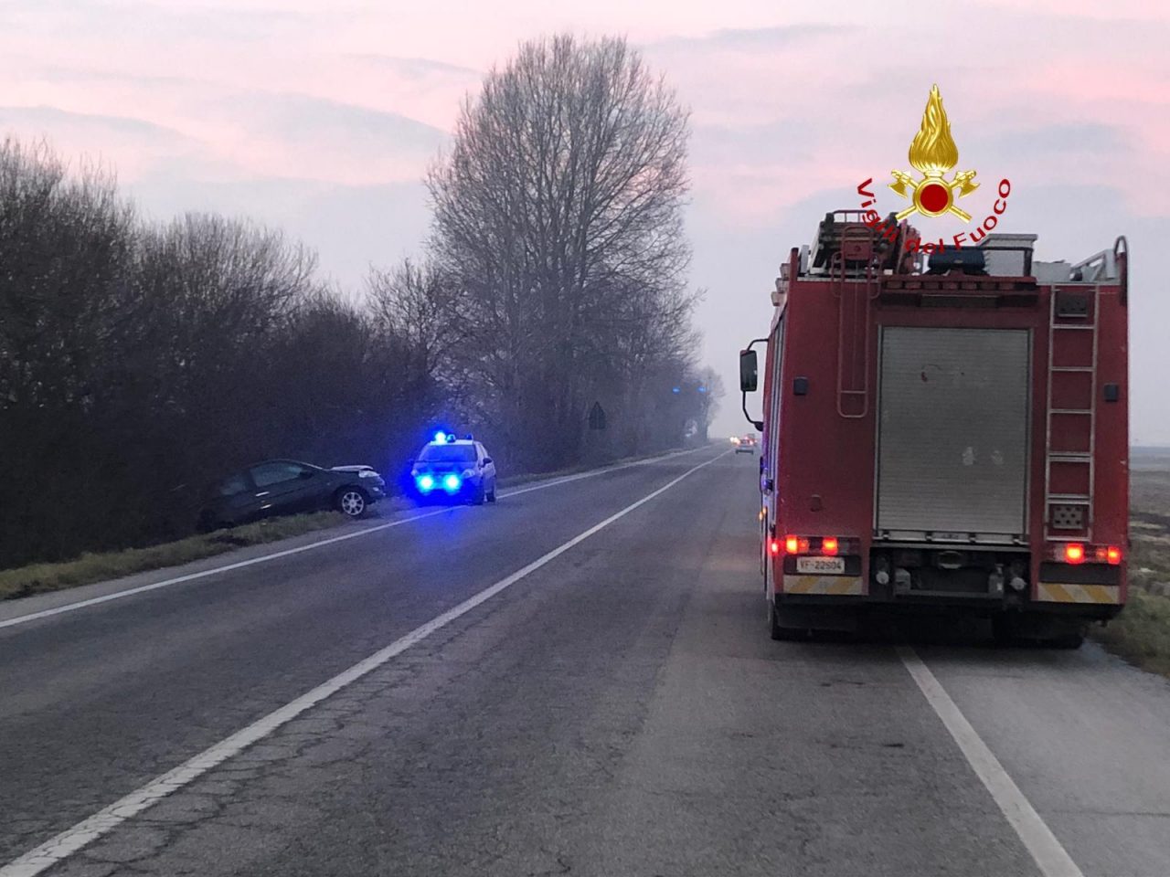 Auto fuori strada sulla Sp 31