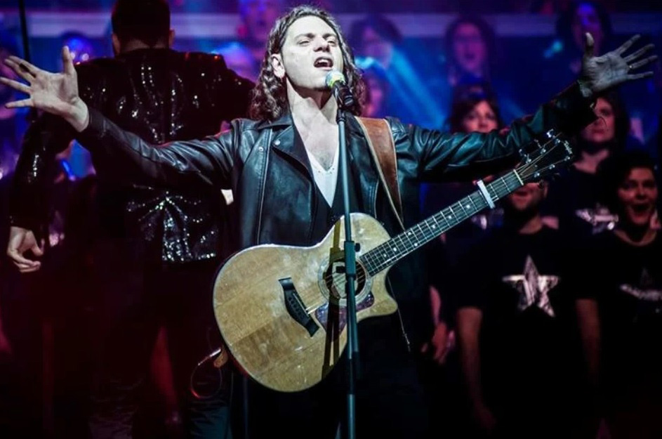 “Stars, a pop-rock celebration”: Roberto Amadè è stato protagonista del concerto di San Silvestro