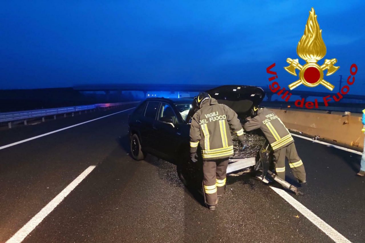 Incidente sull’A4: auto carambola e si ferma tra la seconda e la terza corsia