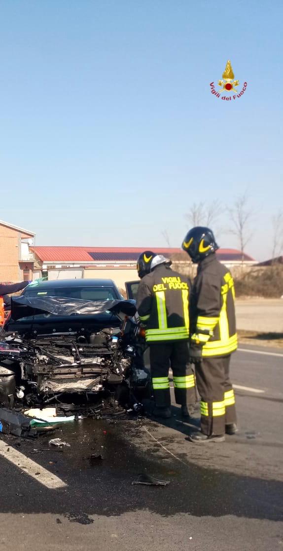 Schianto a Pezzana: due feriti