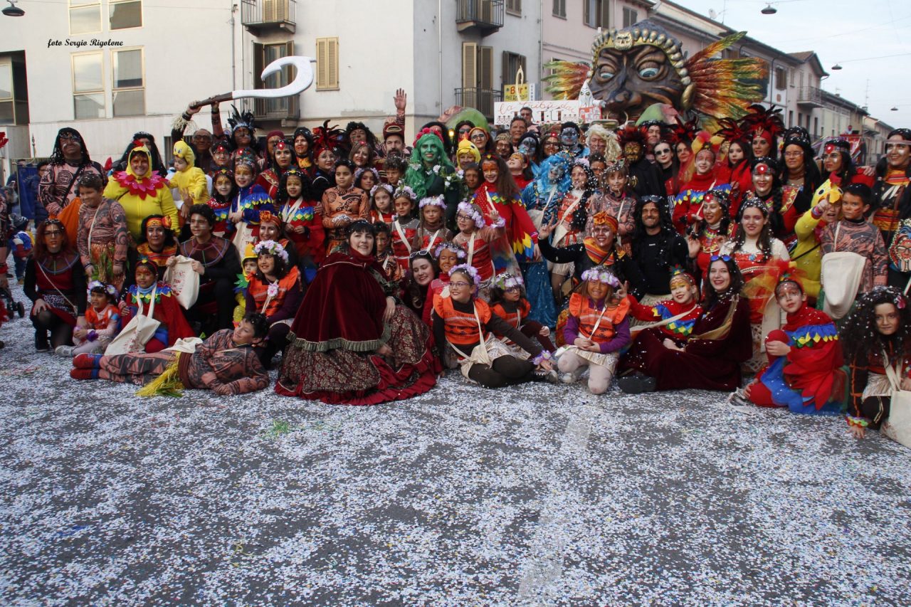 Prima sfilata in un tripudio di allegria