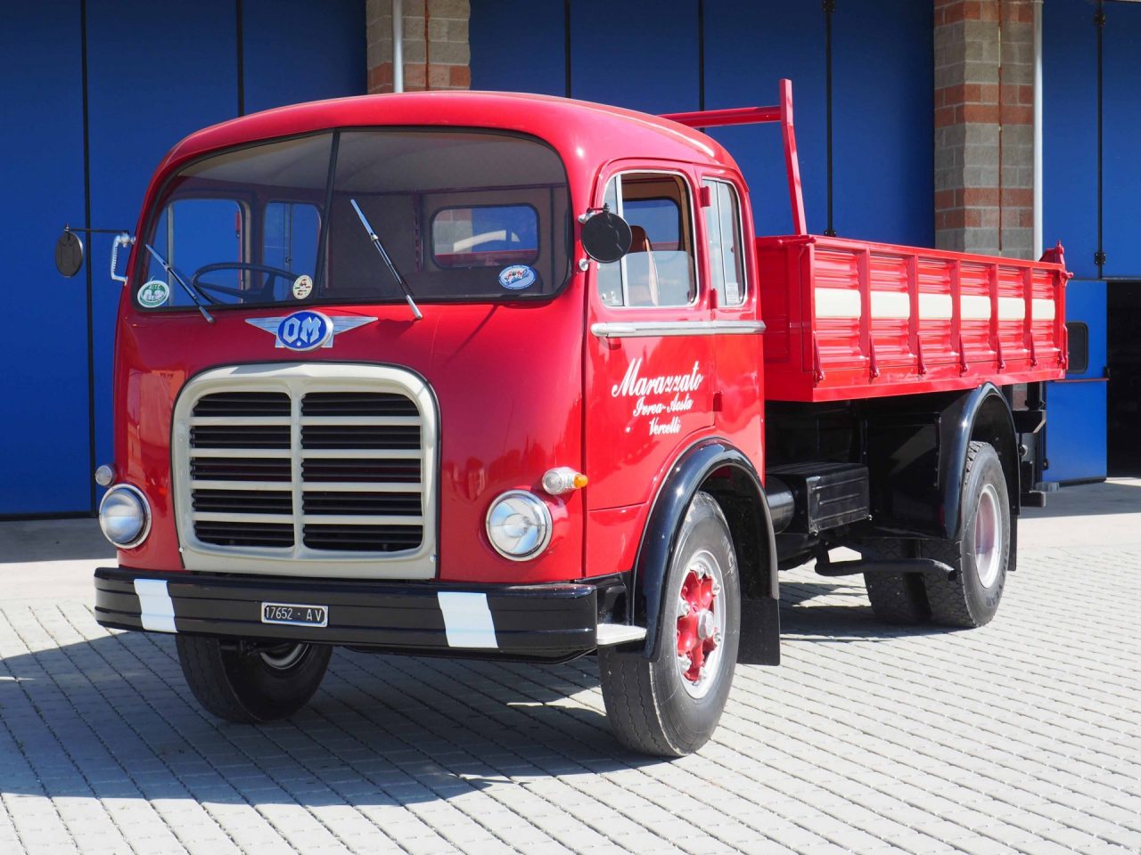 I camion d’epoca del “Gruppo Marazzato” sfilano a Biella