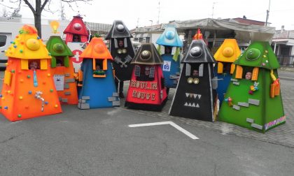 Santhià: blitz del Carnevale al mercato per portare un po' di sorrisi