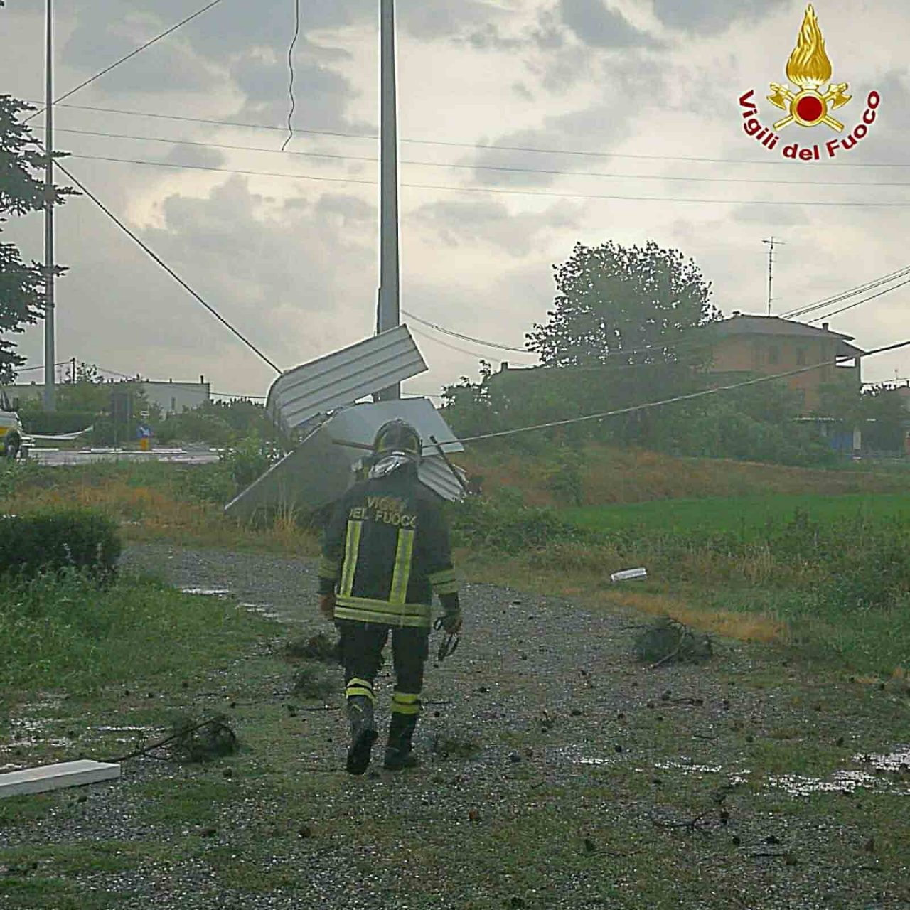 Vercellese colpito da forti raffiche di vento