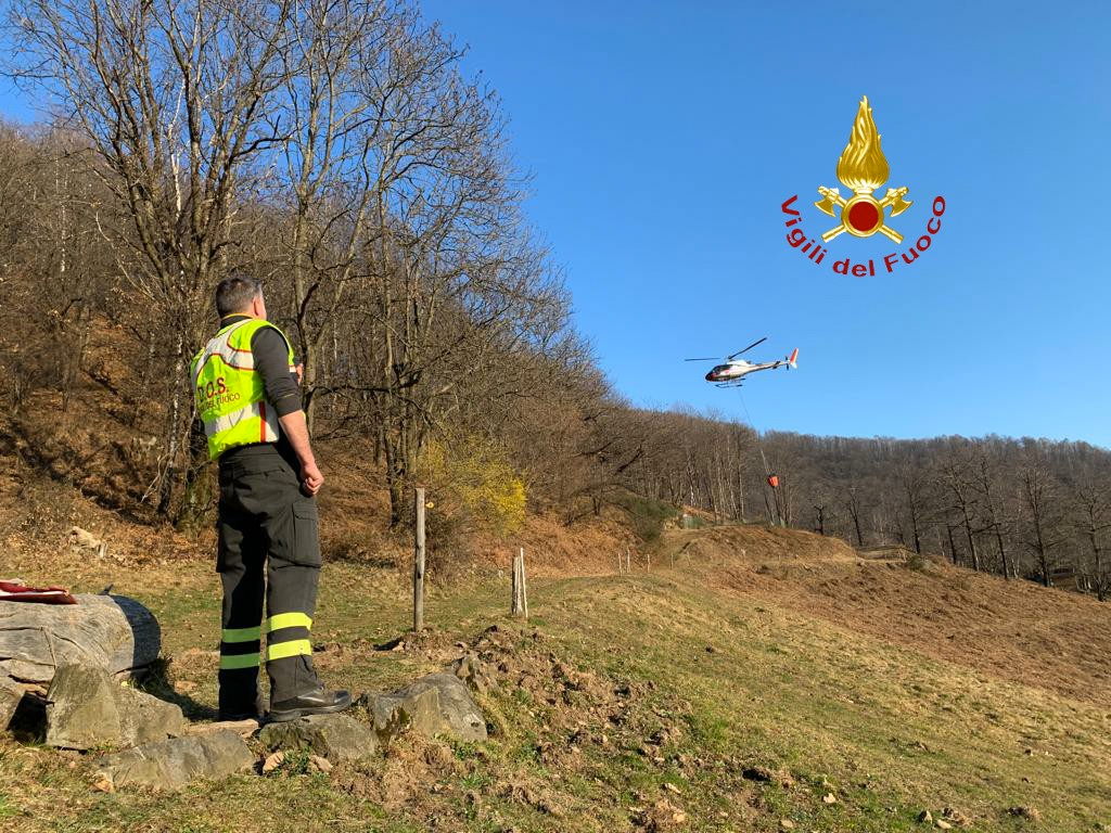 Postua: incendio estinto, oggi vigilanza e bonifica