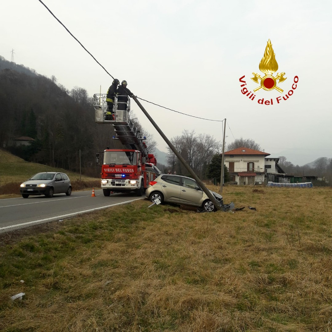Incidente a Borgosesia: palo Enel pericolante