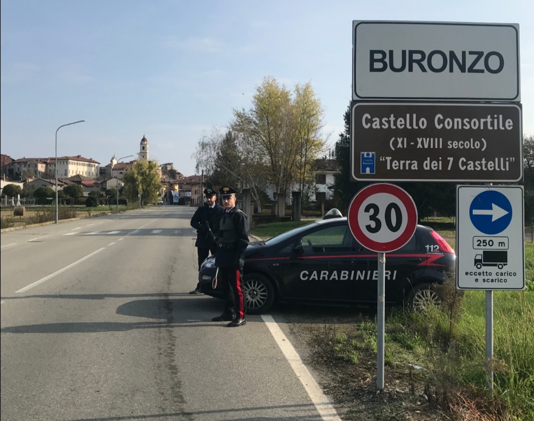 Vuole vedere i figli, ma aggredisce i carabinieri: arrestato