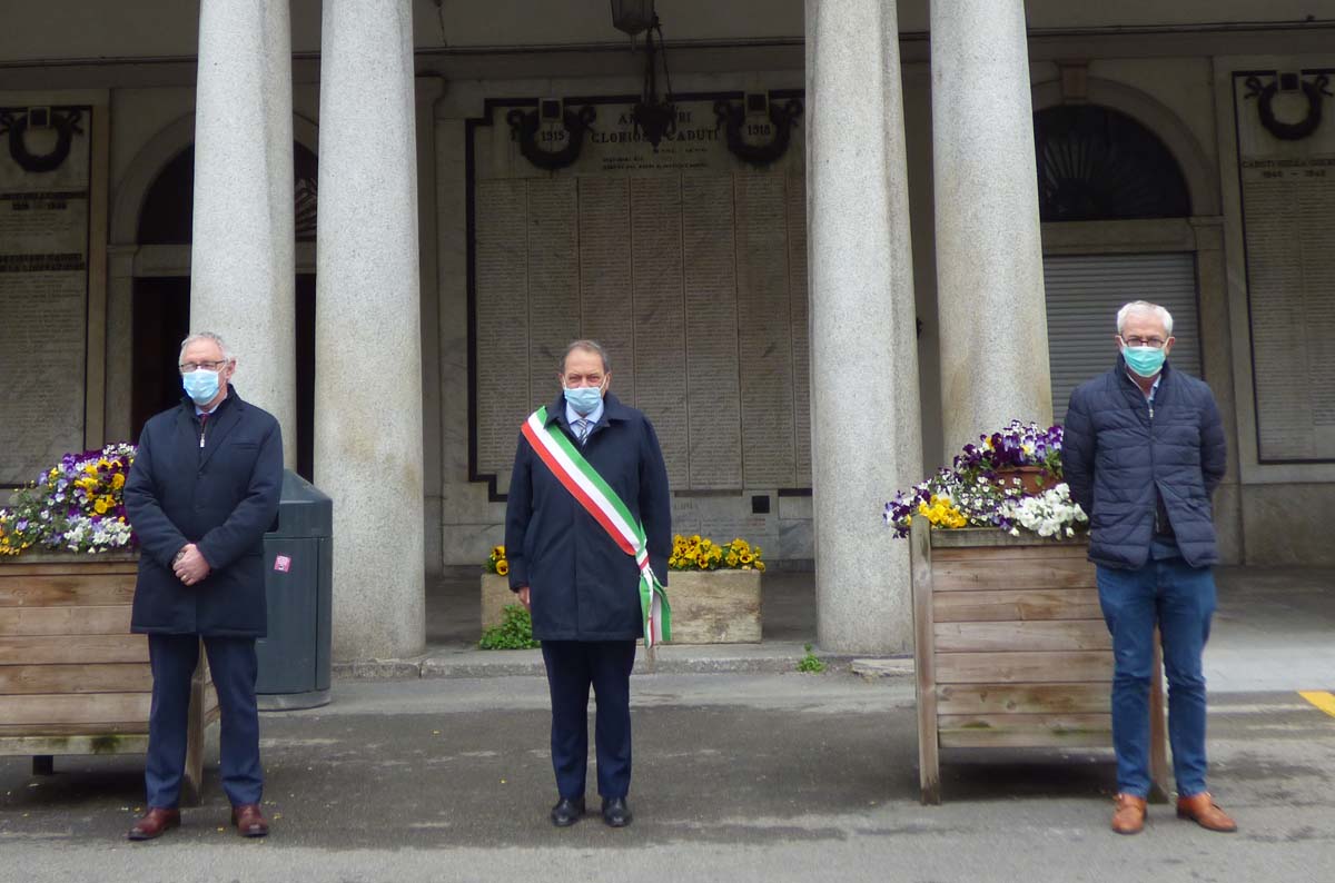Il sindaco Corsaro onora le vittime del Coronavirus