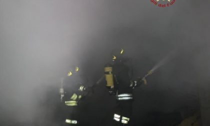 Incendio nella notte in un'abitazione