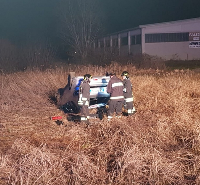Incidente nella notte sulla SP11 a Vercelli